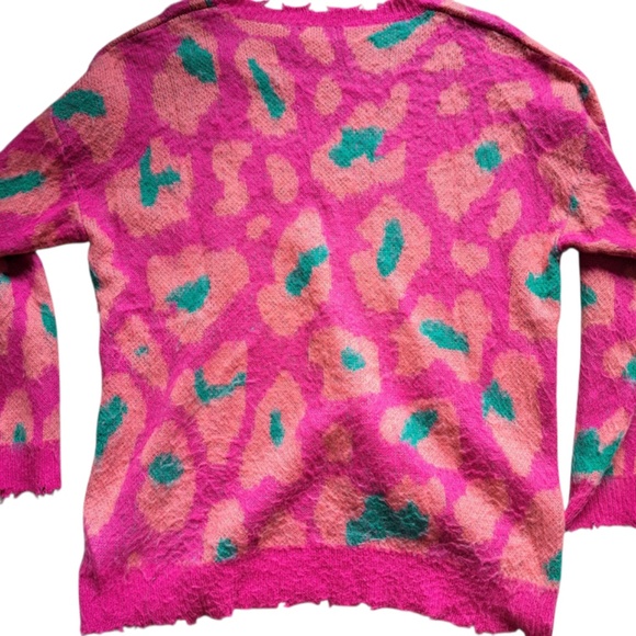 Umgee Women’s Large Pink Leopard Sweater Distressed Neck Boutique Pullover - Picture 5 of 8